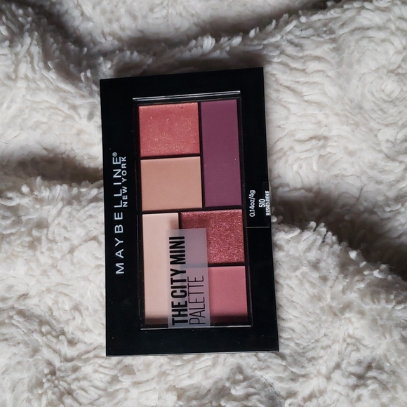 Maybelline Other - nwt. maybelline THE CITY MINI PALETTE